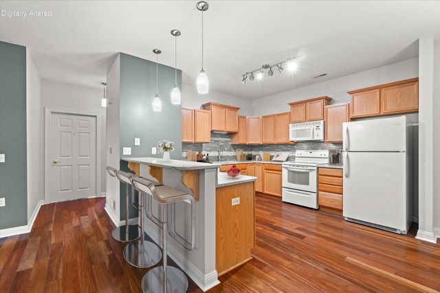 8610 Roxbury WAY, Oak Creek, WI 53154