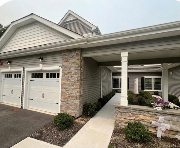 79 Willow Circle, Coram, NY 11727
