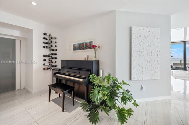 480 NE 31st ST 1801, Miami, FL 33137