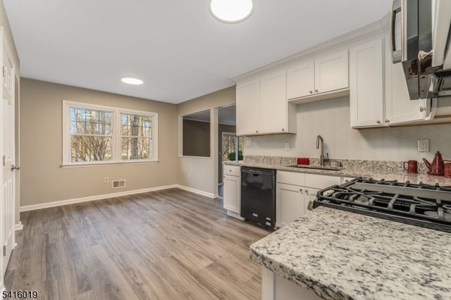 14 Fawn Dr, Clinton Twp., NJ 08833