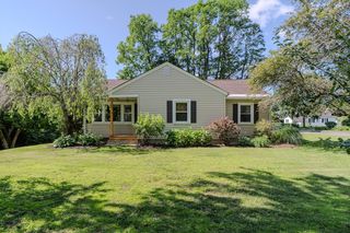 771 Bridge Rd, Northampton, MA 01060