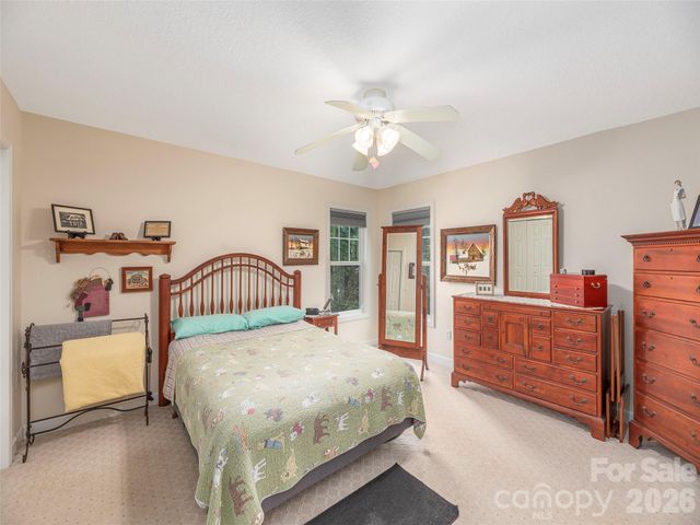 22 Cottage Loop, Waynesville, NC 28785