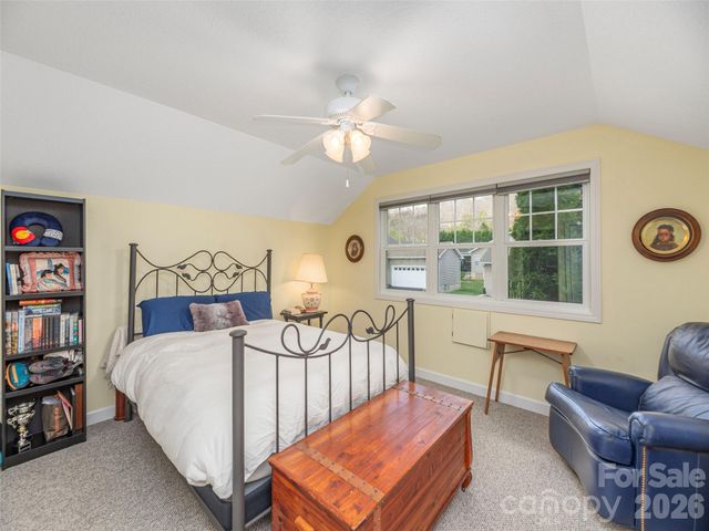 22 Cottage Loop, Waynesville, NC 28785