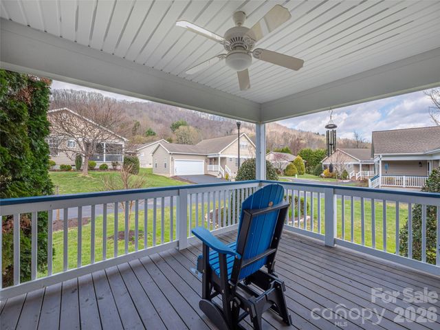 22 Cottage Loop, Waynesville, NC 28785