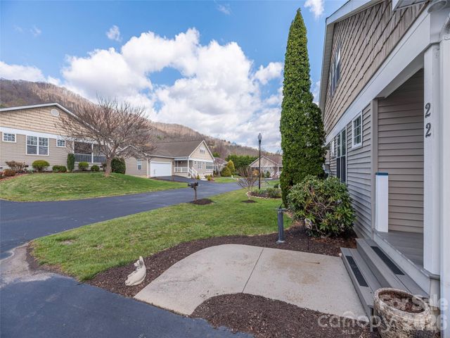 22 Cottage Loop, Waynesville, NC 28785