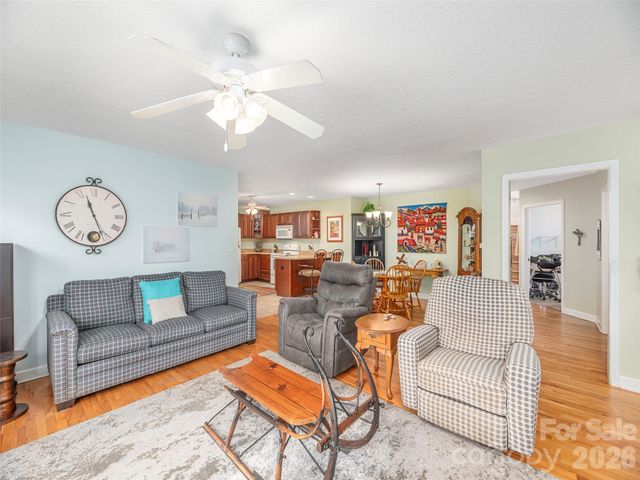 22 Cottage Loop, Waynesville, NC 28785