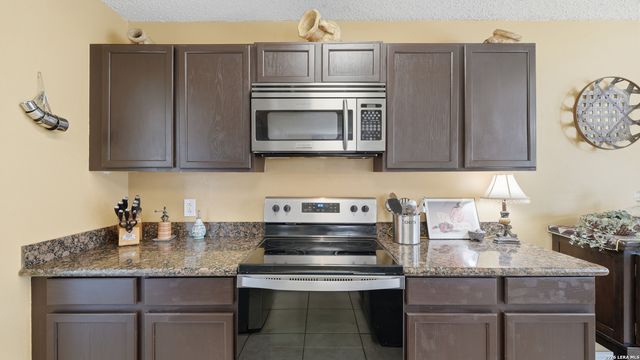 1065 Stone Trl, New Braunfels, TX 78130