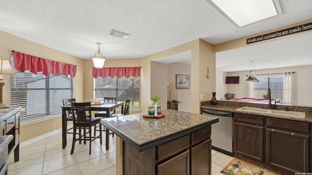 1065 Stone Trl, New Braunfels, TX 78130