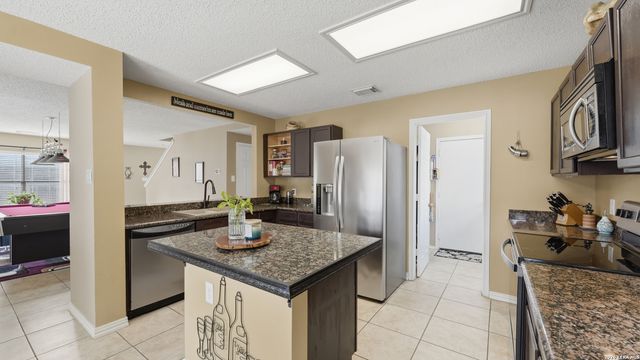 1065 Stone Trl, New Braunfels, TX 78130