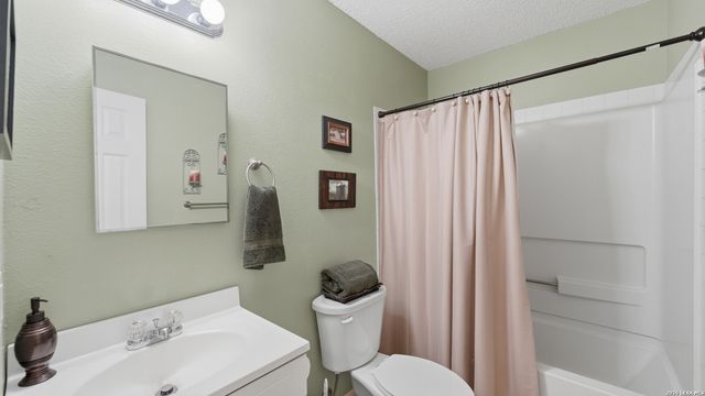 1065 Stone Trl, New Braunfels, TX 78130