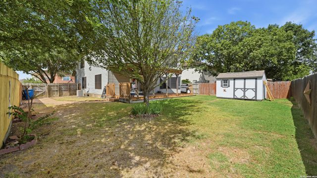 1065 Stone Trl, New Braunfels, TX 78130