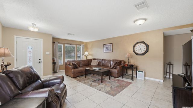1065 Stone Trl, New Braunfels, TX 78130