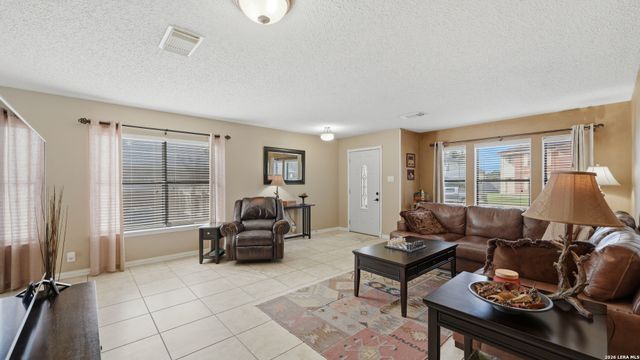 1065 Stone Trl, New Braunfels, TX 78130