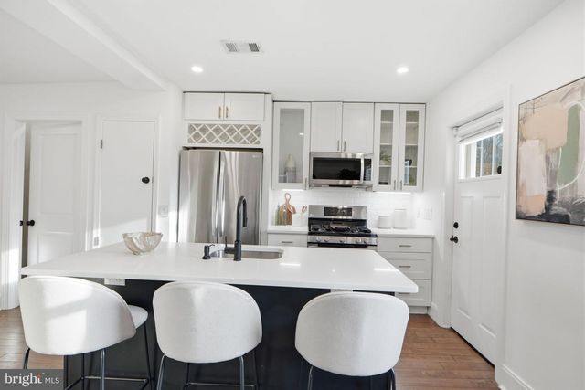 4302 MARTIN LUTHER KING JR AVE SW, Washington, DC 20032