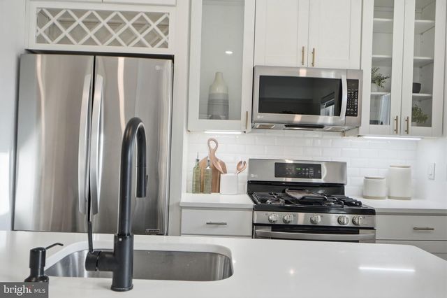 4302 MARTIN LUTHER KING JR AVE SW, Washington, DC 20032