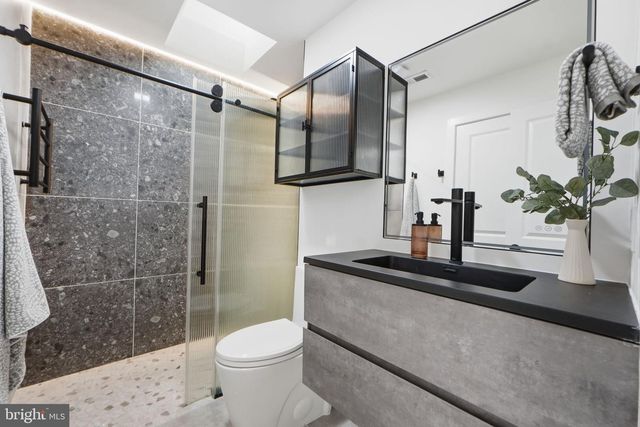 4302 MARTIN LUTHER KING JR AVE SW, Washington, DC 20032