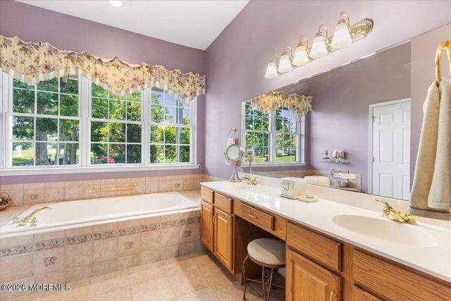 50 Spyglass Drive, Jackson, NJ 08527