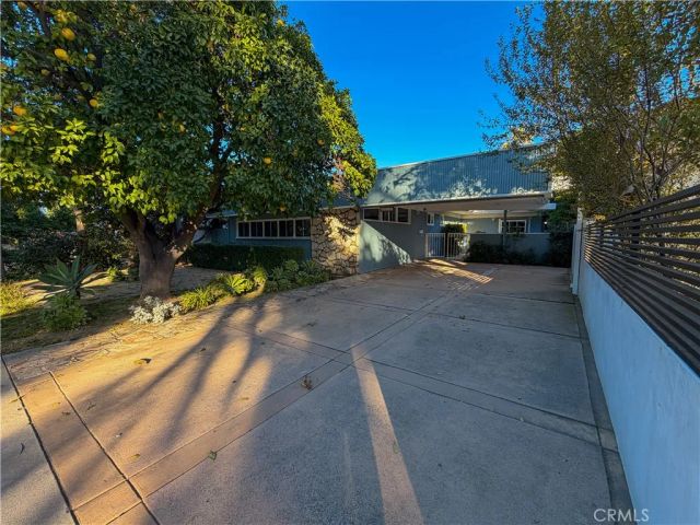 5516 Ethel Avenue, Sherman Oaks, CA 91401