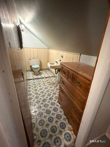60 Welland Avenue, Waterbury, CT 06708