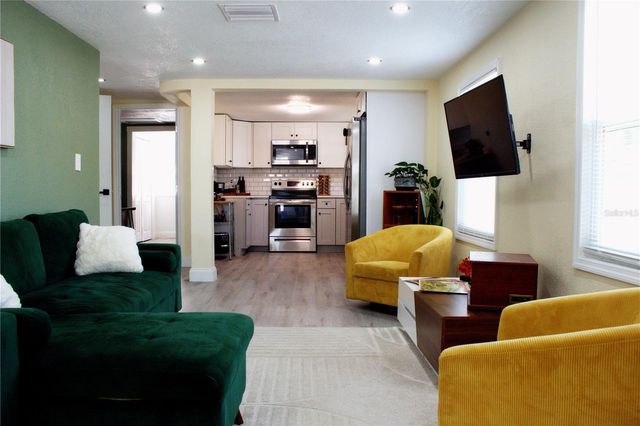 5260 8TH AVENUE N, St Petersburg, FL 33710