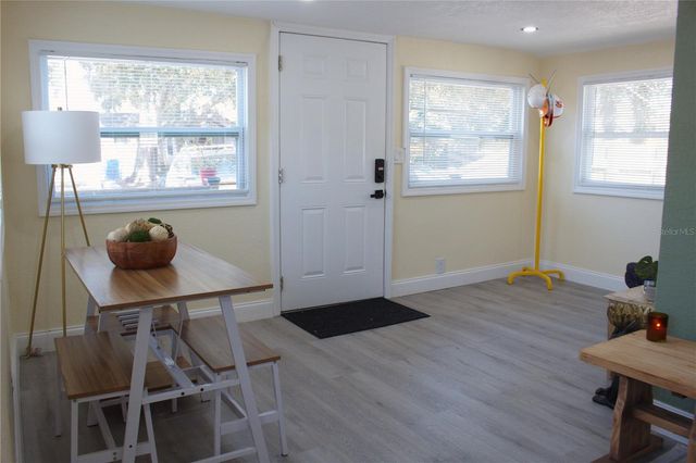 5260 8TH AVENUE N, St Petersburg, FL 33710