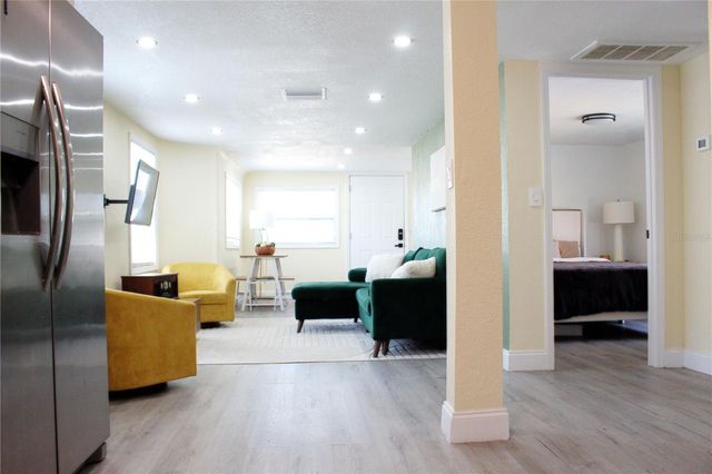 5260 8TH AVENUE N, St Petersburg, FL 33710