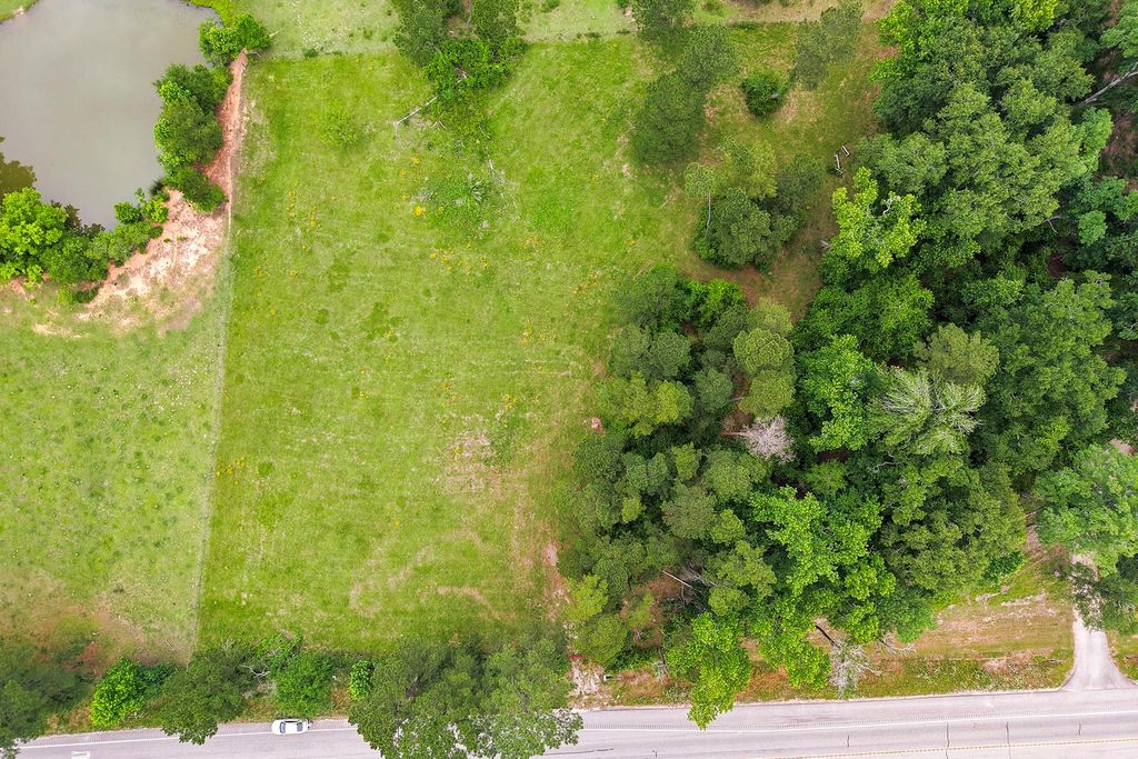 4931 Hwy 150 W, New Waverly, TX 77358