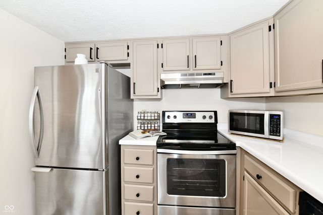 7508 Castleton Farms North Drive N, Indianapolis, IN 46256