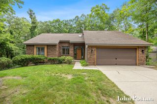 2200 Northridge Drive Ne, Plainfield Twp, MI 49525