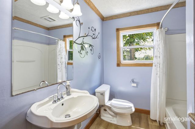 4005 Hendershot Avenue Nw, Alpine Twp, MI 49544