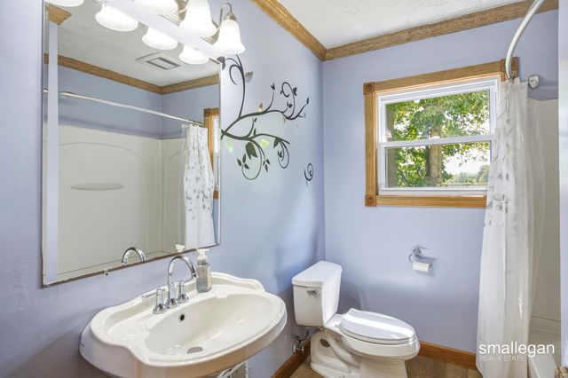 4005 Hendershot Avenue Nw, Alpine Twp, MI 49544