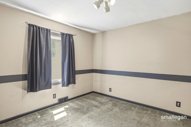 4005 Hendershot Avenue Nw, Alpine Twp, MI 49544