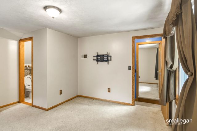 4005 Hendershot Avenue Nw, Alpine Twp, MI 49544