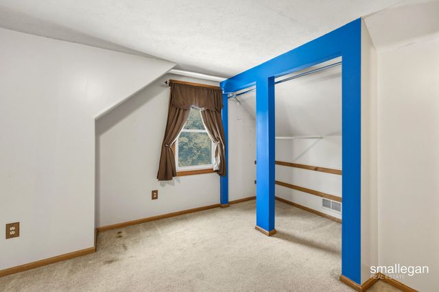 4005 Hendershot Avenue Nw, Alpine Twp, MI 49544