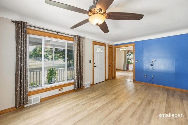 4005 Hendershot Avenue Nw, Alpine Twp, MI 49544
