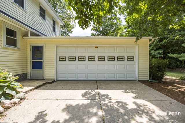 4005 Hendershot Avenue Nw, Alpine Twp, MI 49544
