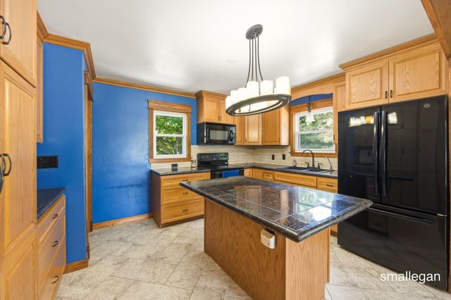 4005 Hendershot Avenue Nw, Alpine Twp, MI 49544