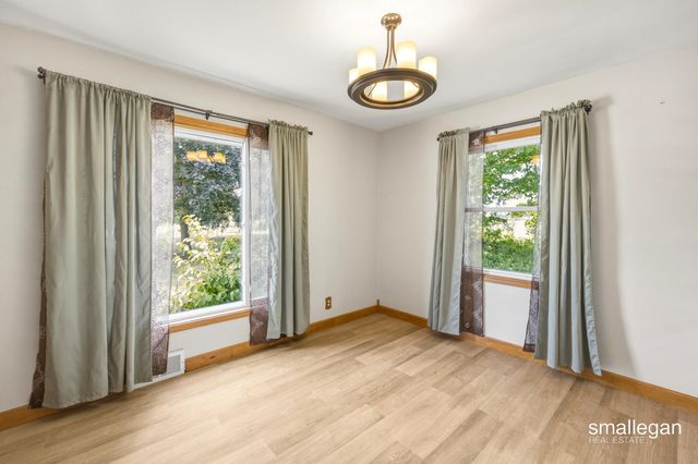 4005 Hendershot Avenue Nw, Alpine Twp, MI 49544