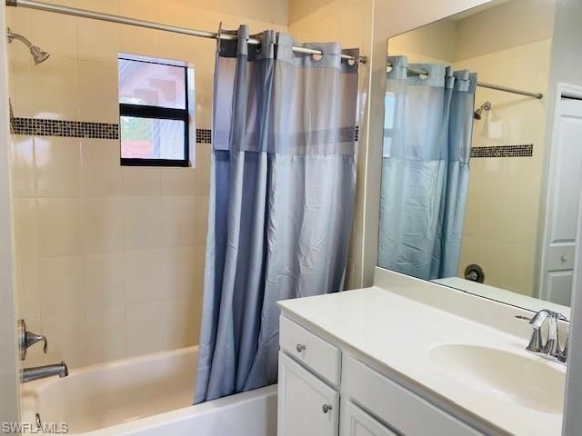 7944 BRISTOL CIR, Naples, FL 34120