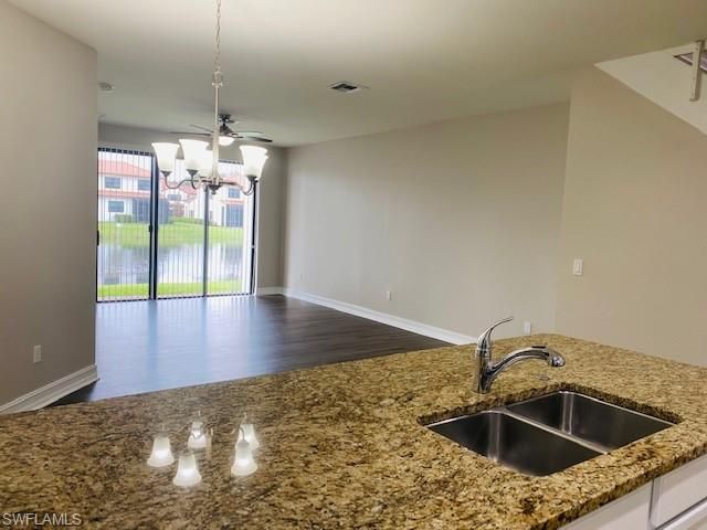 7944 BRISTOL CIR, Naples, FL 34120