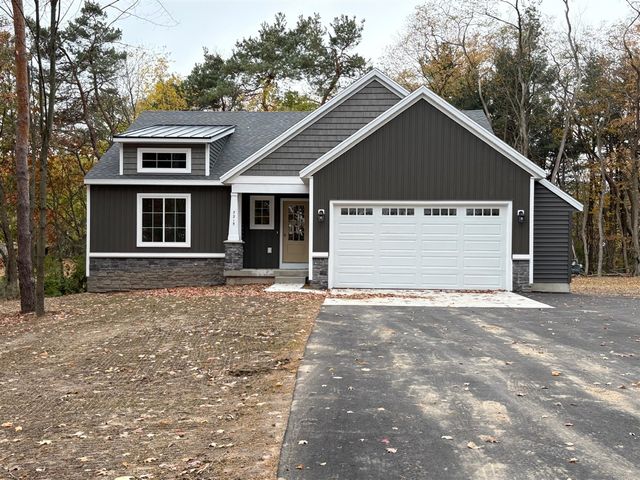 7215 Chandler Drive, Belmont, MI 49306