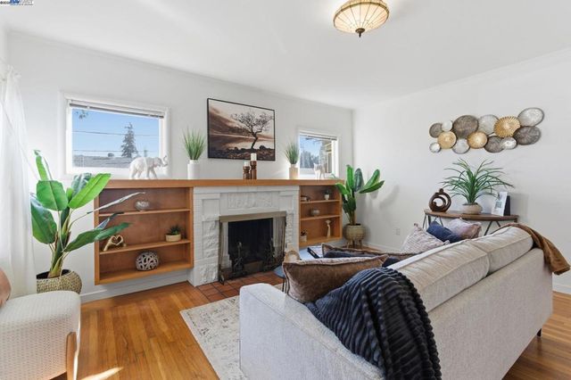 3937 Bayo Street, Oakland, CA 94619