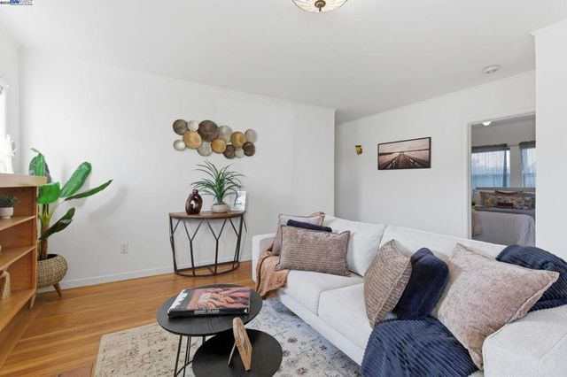 3937 Bayo Street, Oakland, CA 94619