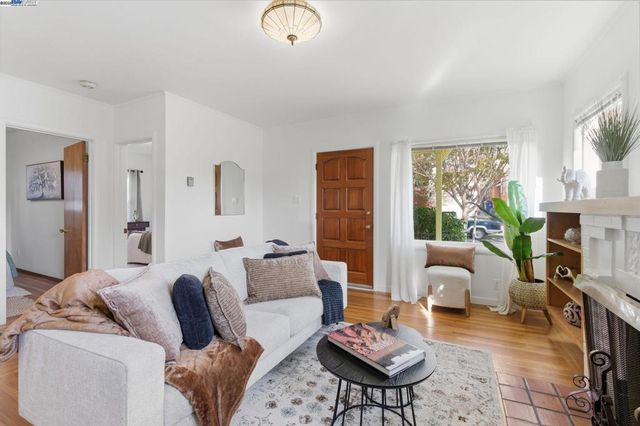 3937 Bayo Street, Oakland, CA 94619