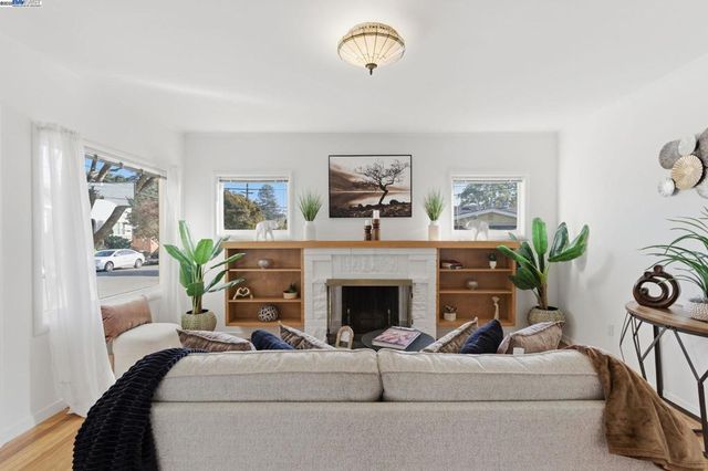 3937 Bayo Street, Oakland, CA 94619