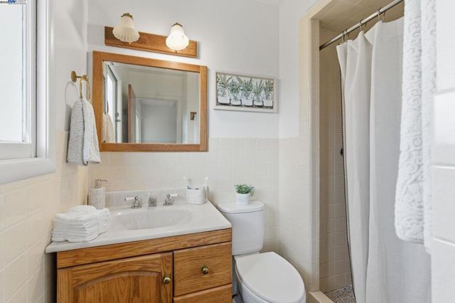 3937 Bayo Street, Oakland, CA 94619