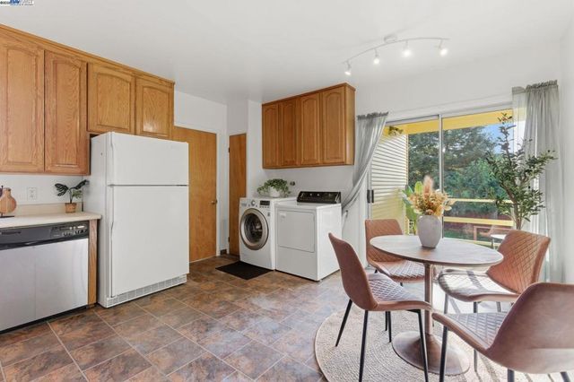 3937 Bayo Street, Oakland, CA 94619