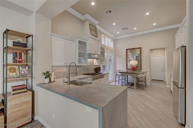 2221 Scarlet Rose Drive, Las Vegas, NV 89134