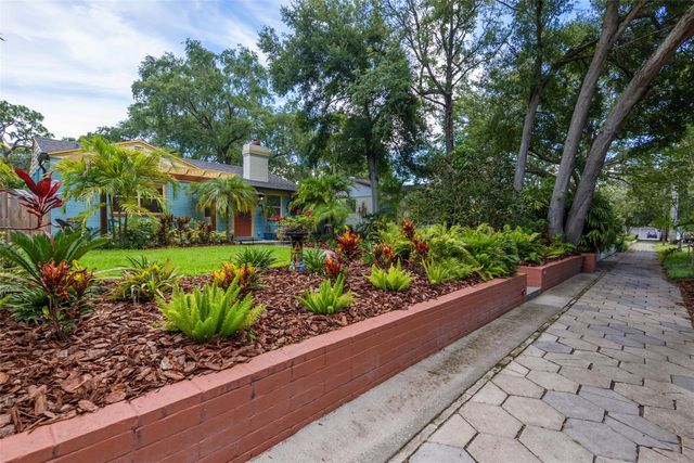 135 17TH AVENUE N, St Petersburg, FL 33704