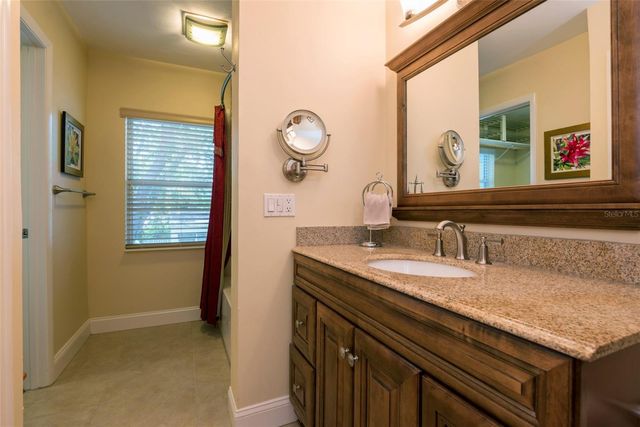 135 17TH AVENUE N, St Petersburg, FL 33704